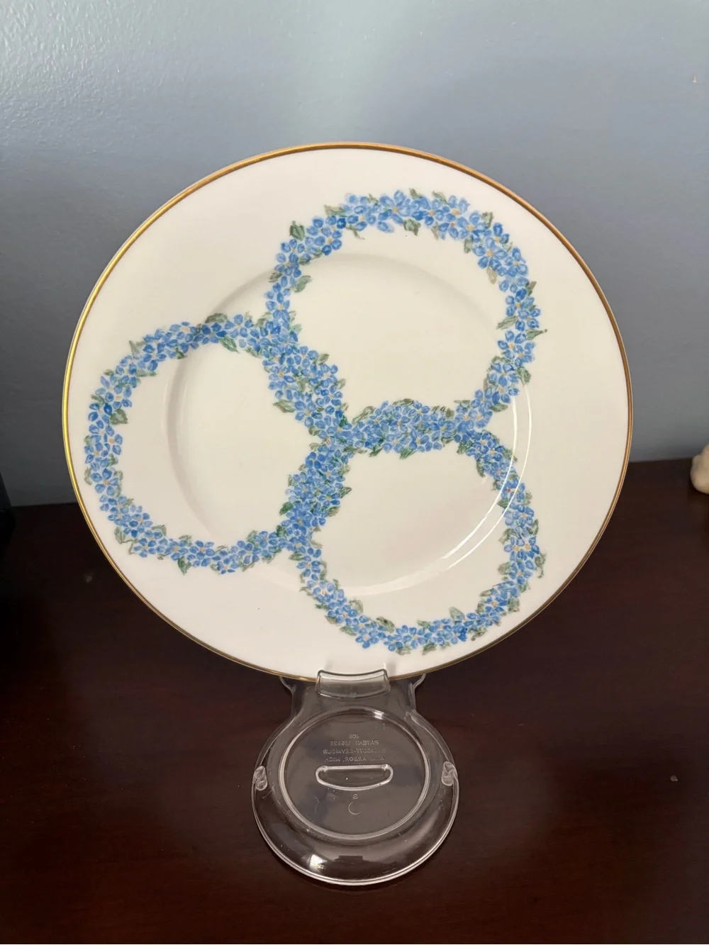 Fine Porcelain Blue Floral Gold-Trim Teacup and Saucers